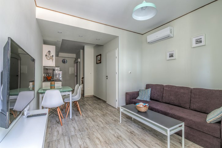 brand new stylish 2 bd townhouse located in the private